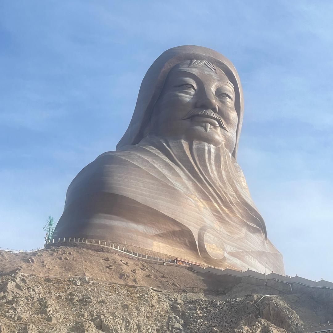 别靠近我