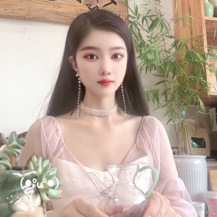 个性属猫的女人