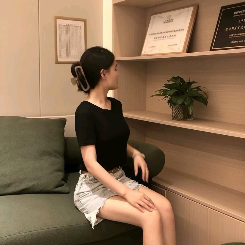 張小凡.