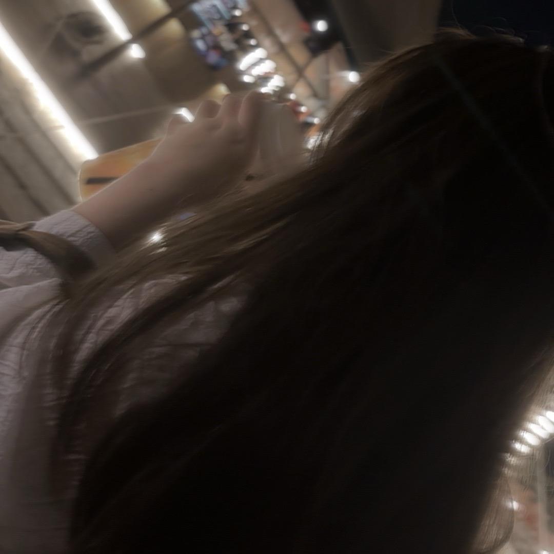 蓝桉 .