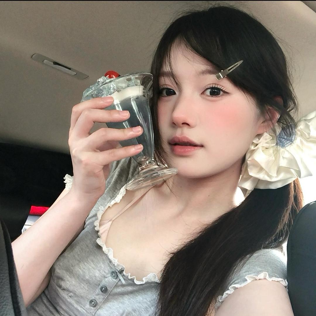 七七今天穿什么