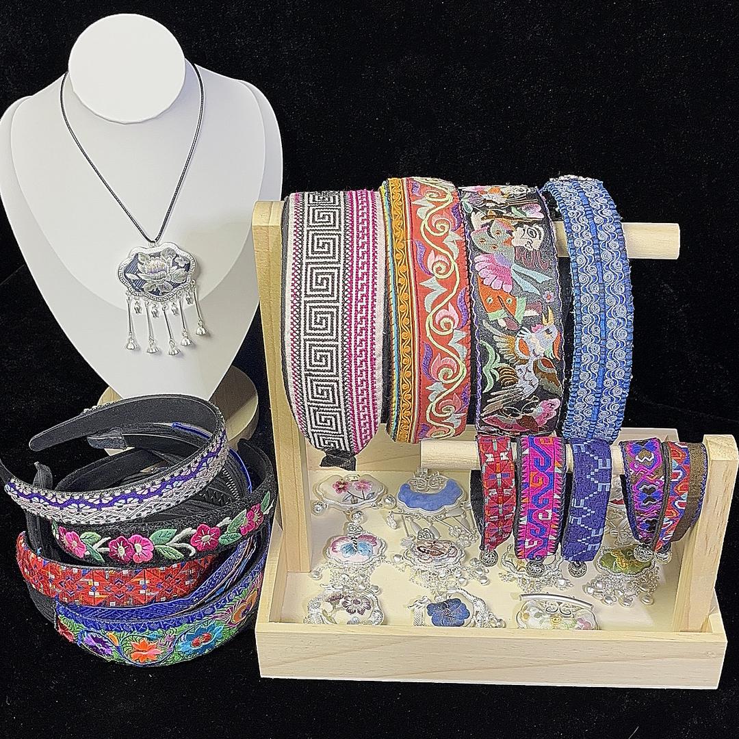 拾光苗绣手工坊