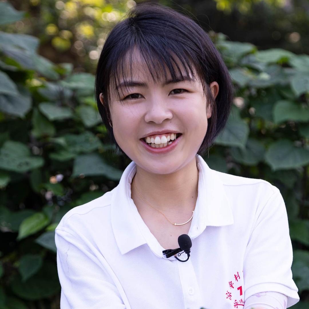 村官玉晴和小伙伴们