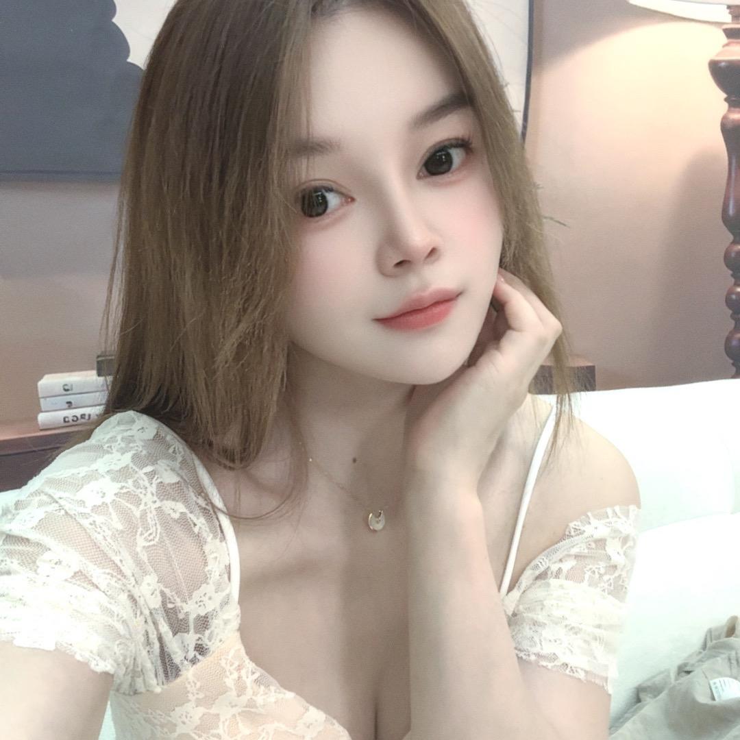 依依