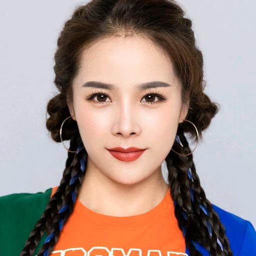 伍小姐