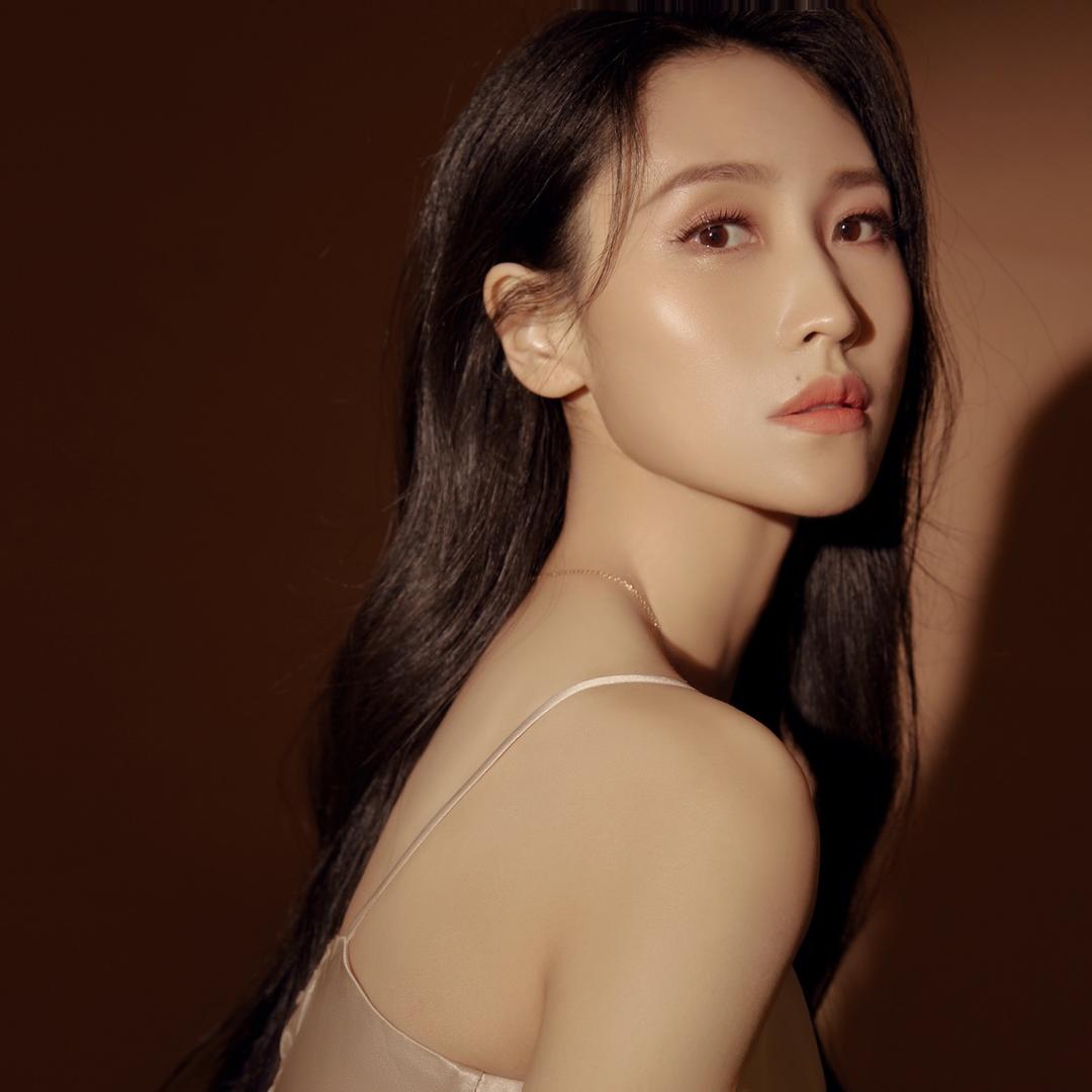 陈苗小姐姐