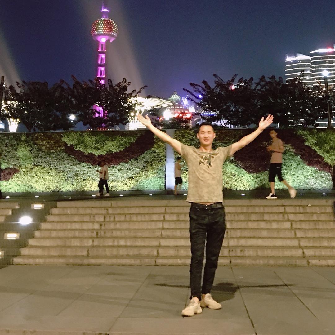 疯狂小蜗牛（影视鹏哥反骨助理）