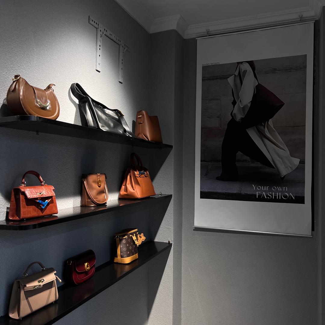 莱里女装（民院店）