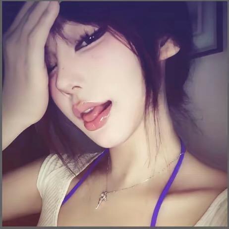 Q^_^