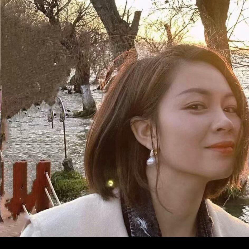 90后卖阉鸡的小媛媛