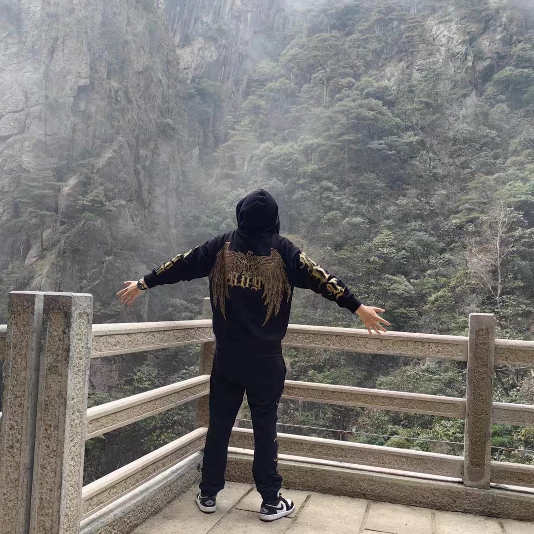 云翊꧂