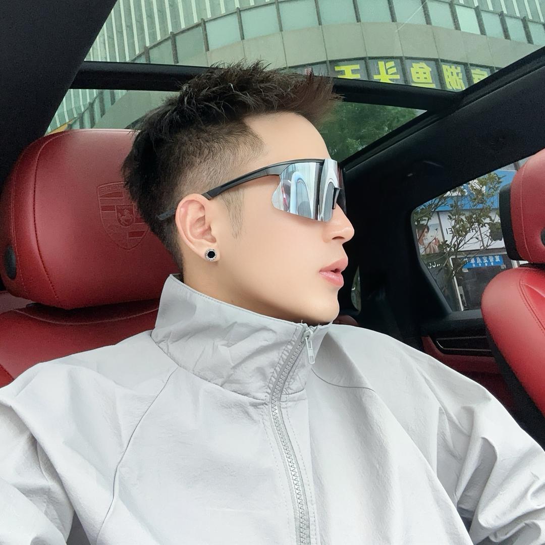 李亚飞