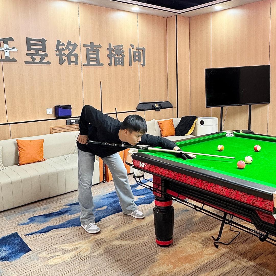 任昱铭🎱（努力练球版）