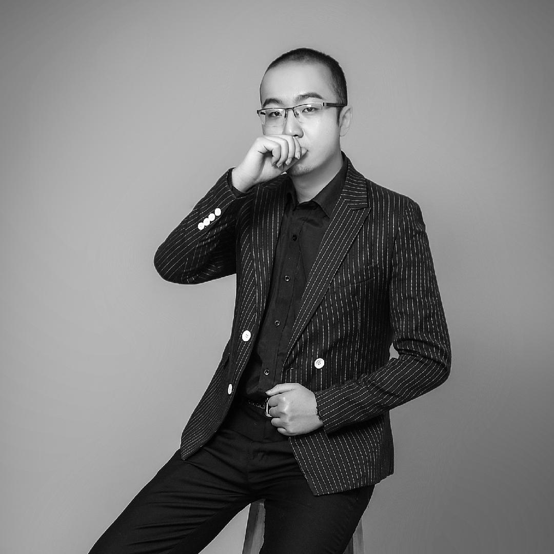 设计师·小胡子