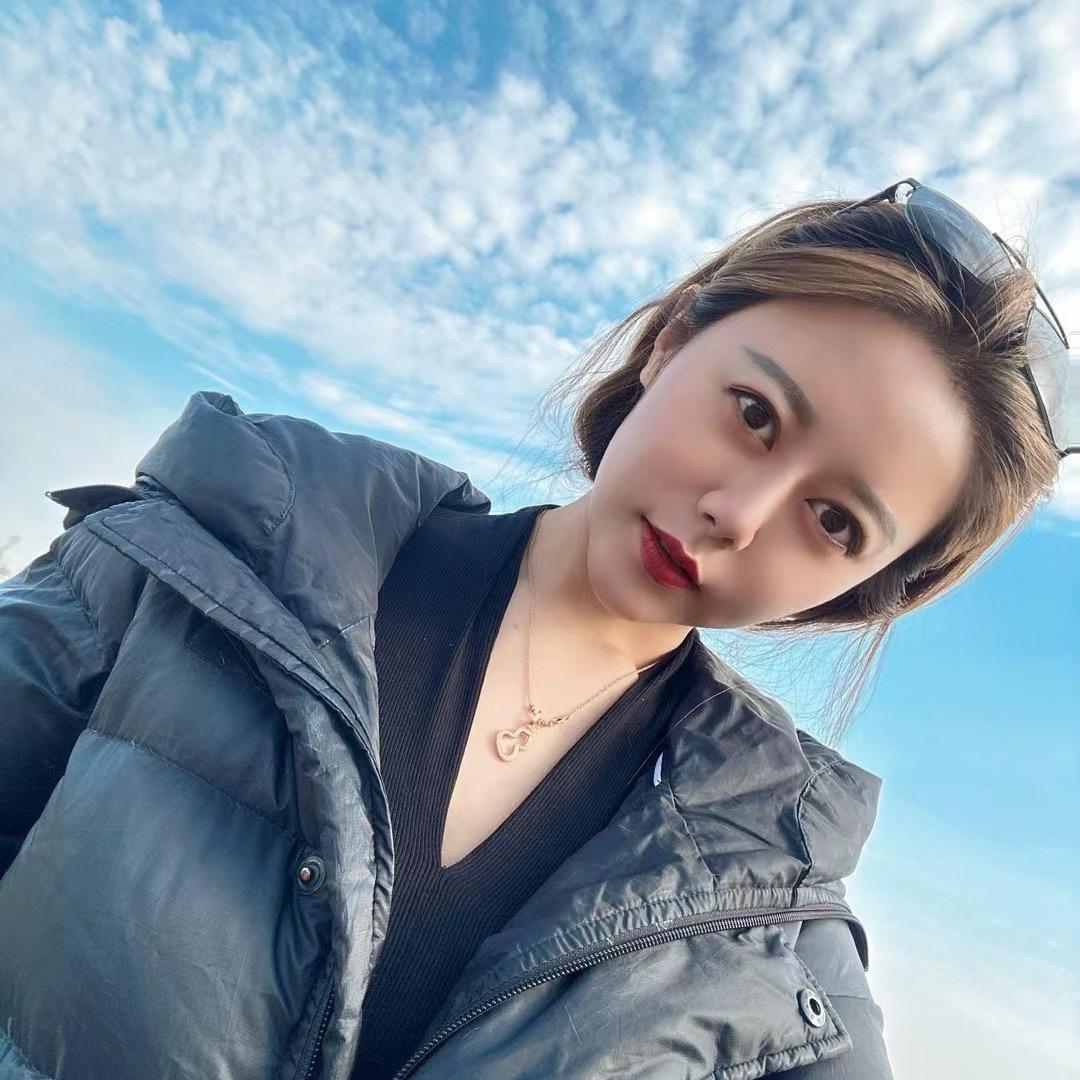 一个卖海鲜的绝美大母猴少女