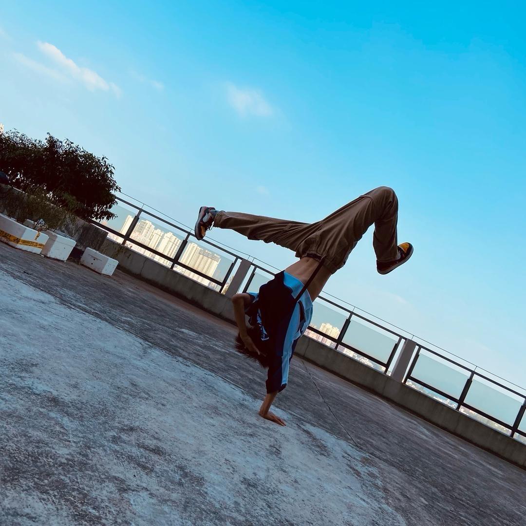小帅不会压弯🚀
