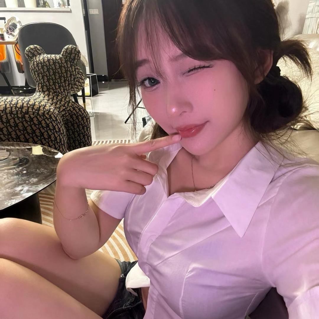 饱饱b