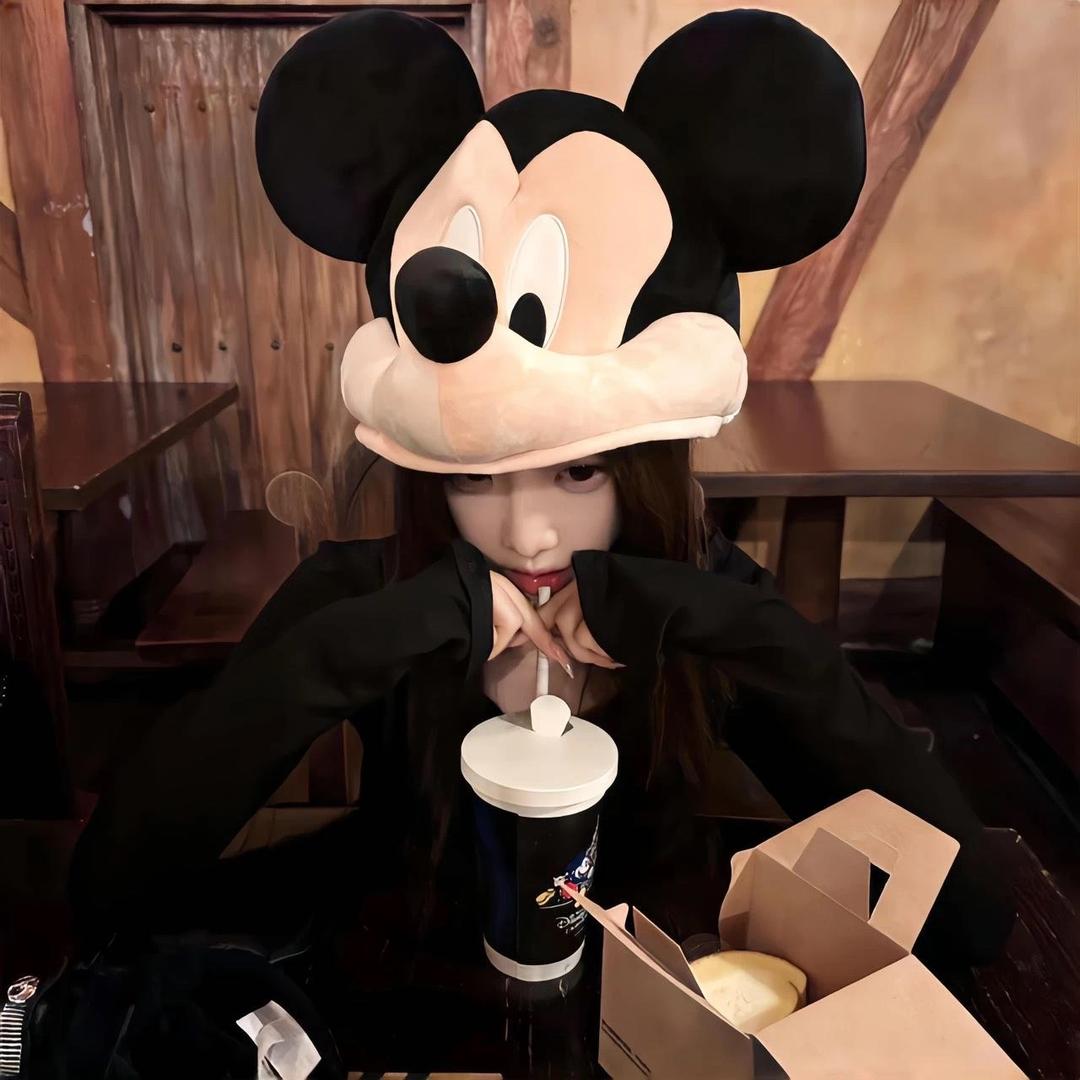 西伯利亚花果山社恐泪失禁蕾丝性感大母猴