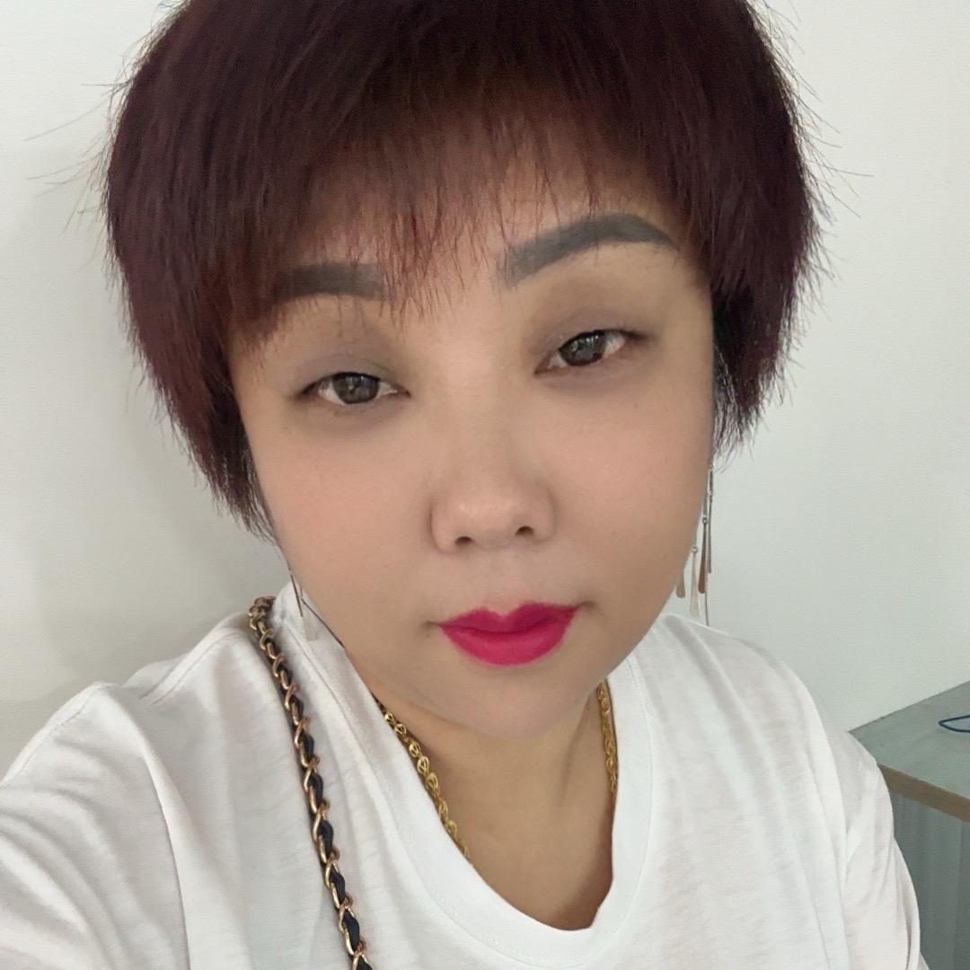 短发 小姐姐