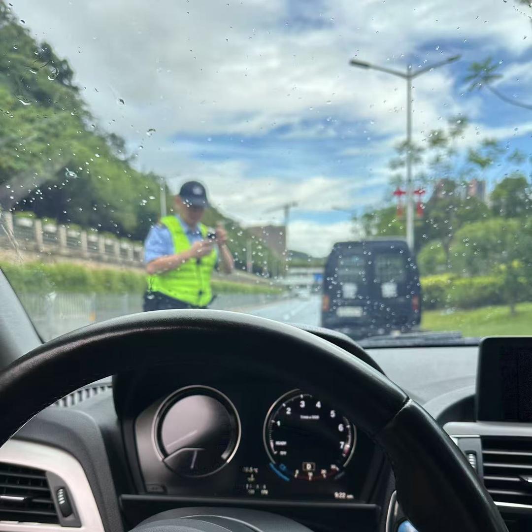 王梓