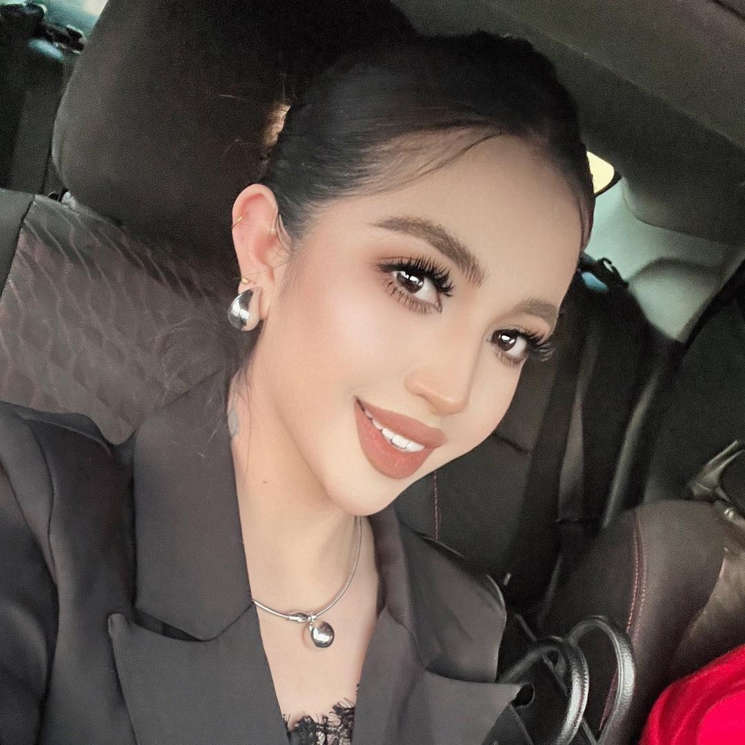 米娜女装👗🕊️