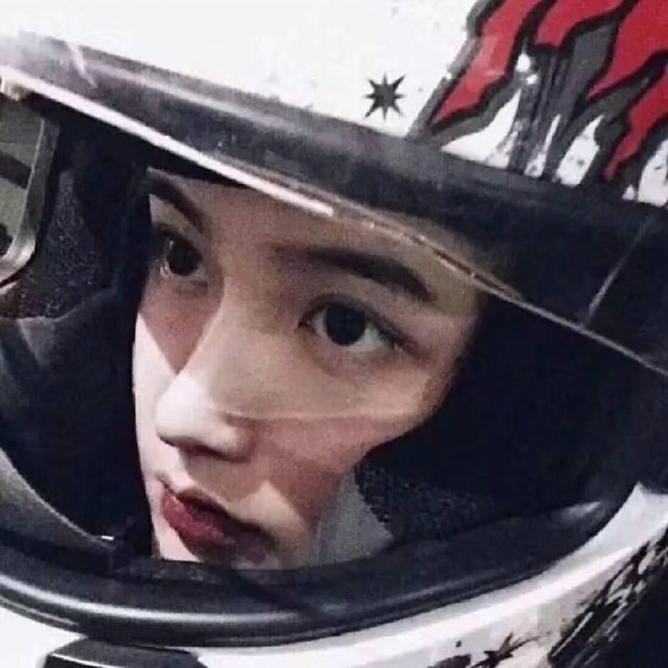 李拜天（🤗😋）