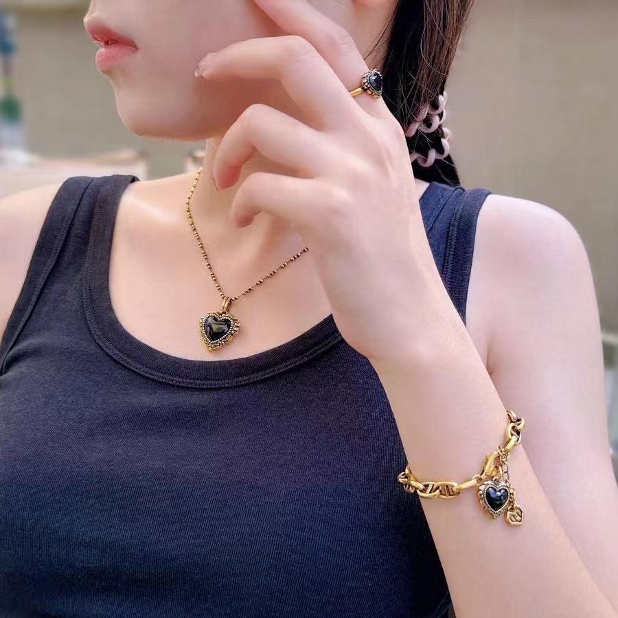 深圳市罗湖区华瑞珠宝