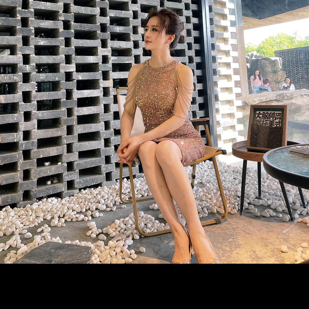 弹钢琴的佳乐