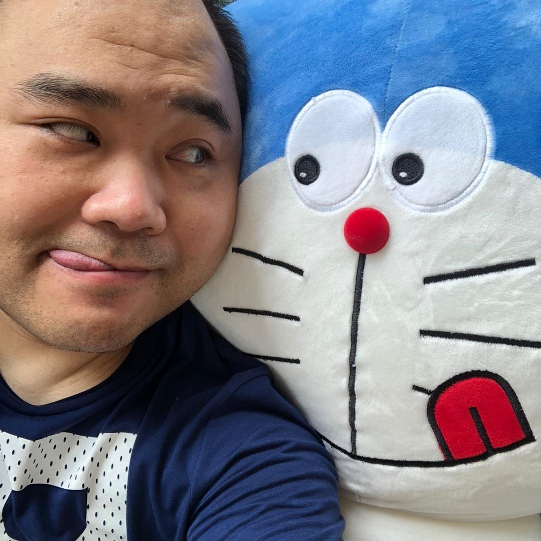 侯震