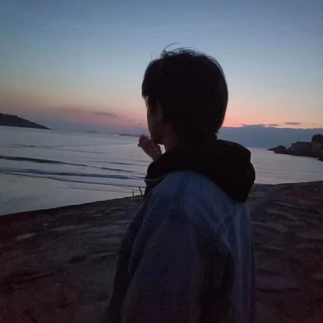 是小鑫不配了