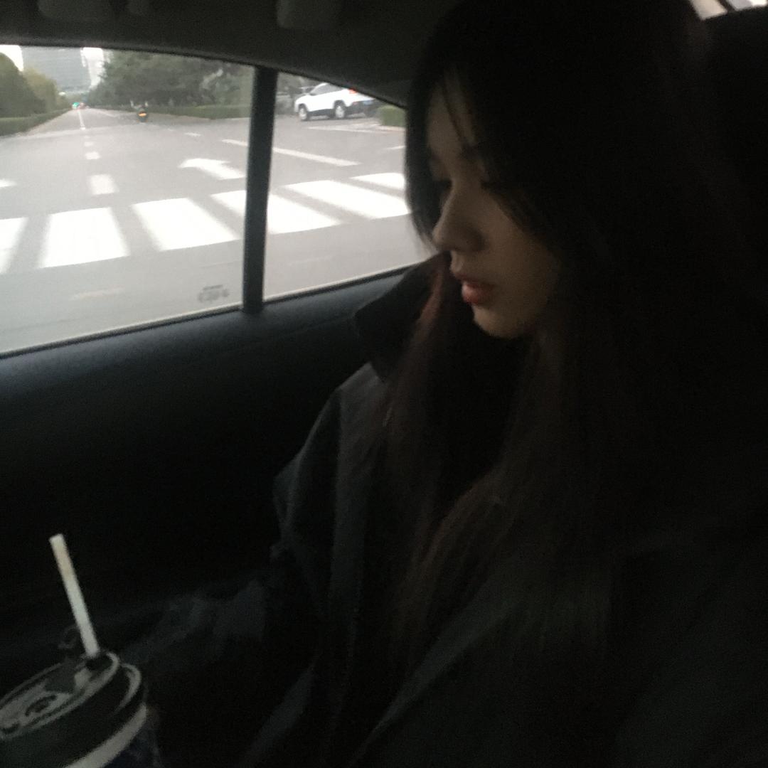 不回消息的懒皇帝