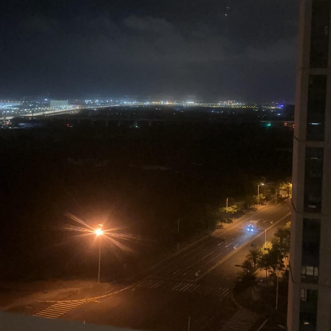 夜里挑灯看剑