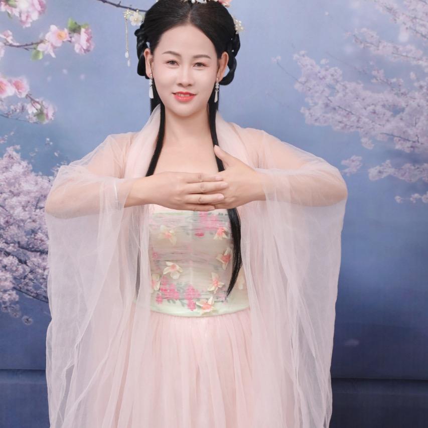 离婚了！擦肩而过。