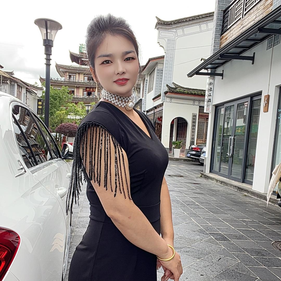 欢逗妹胭肤颜10月29日周年庆