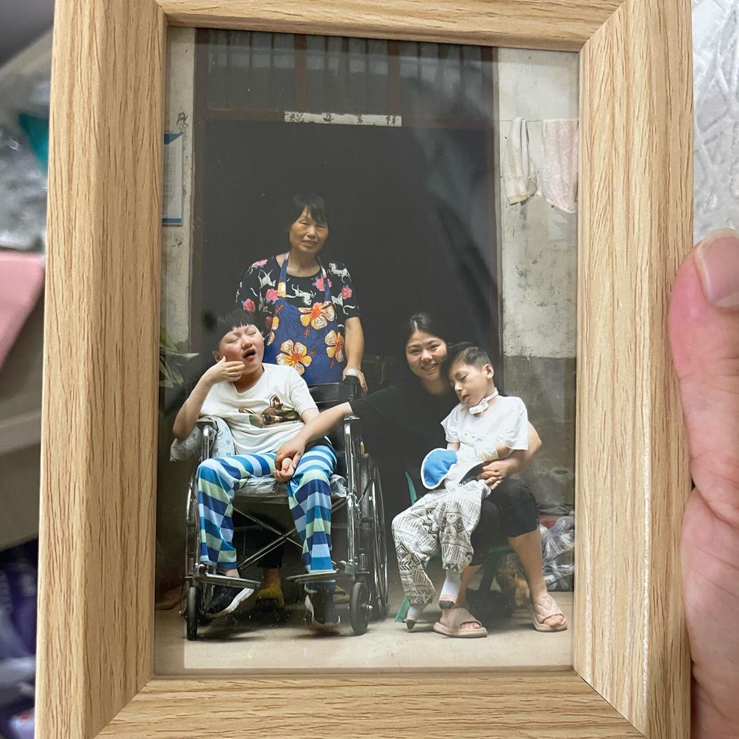 陪俩娃打怪兽（峻宝妈妈）