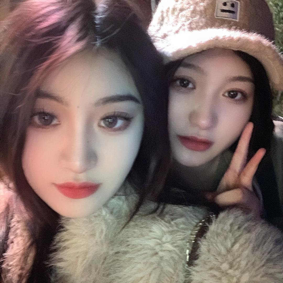 Twins1
