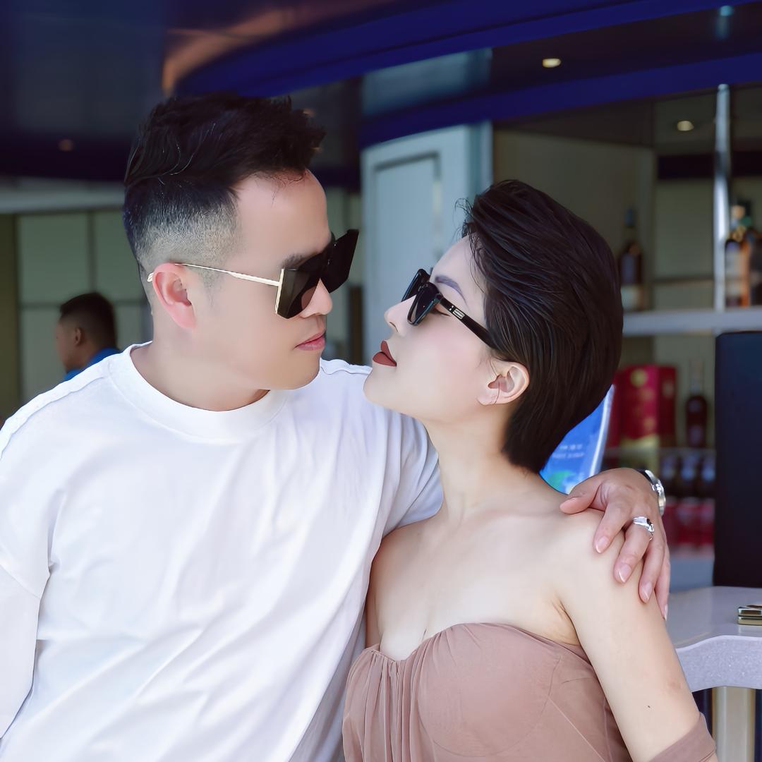 小张琴和老潘潘