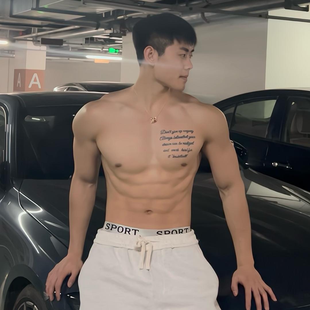 是朱亚文