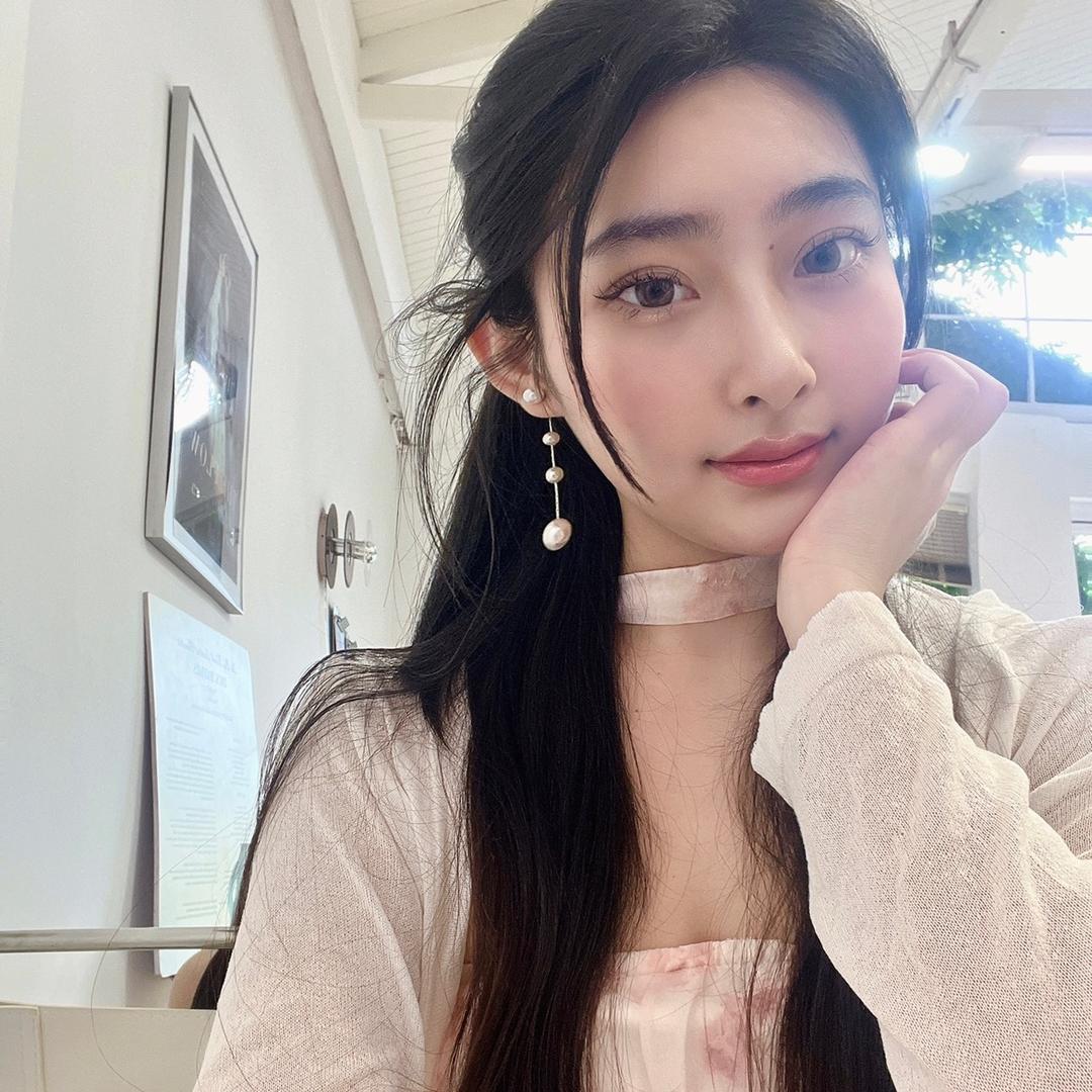 弹古筝的溶溶酱（9月26生日庆🎂）