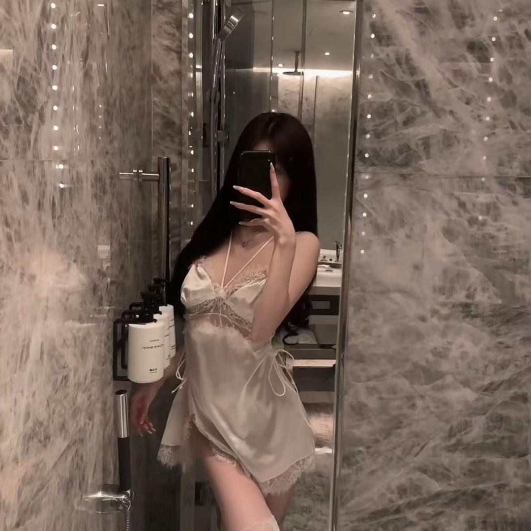 水云涧养生店的老板娘