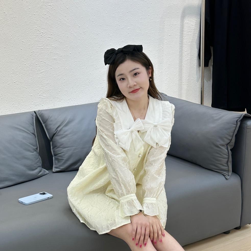 小戏精女装店