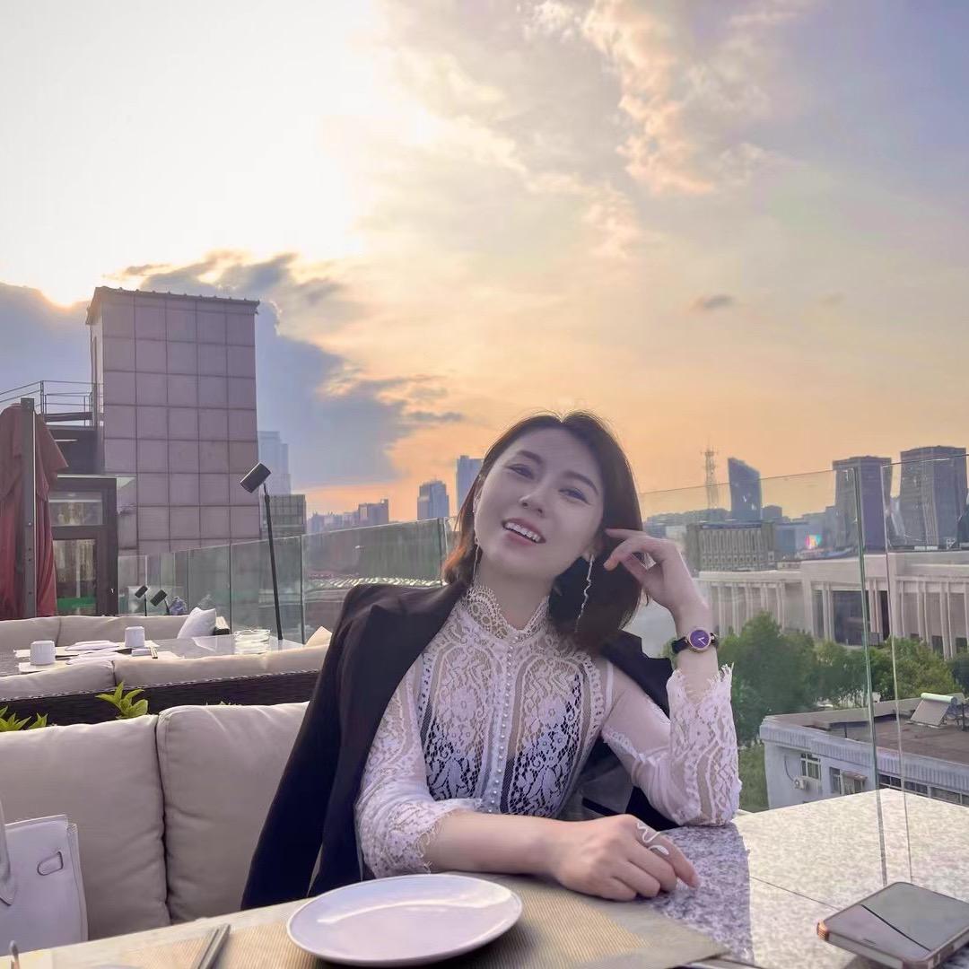 又是珍妮美发穿搭