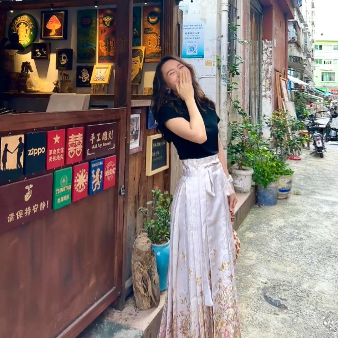 小诗子🦁