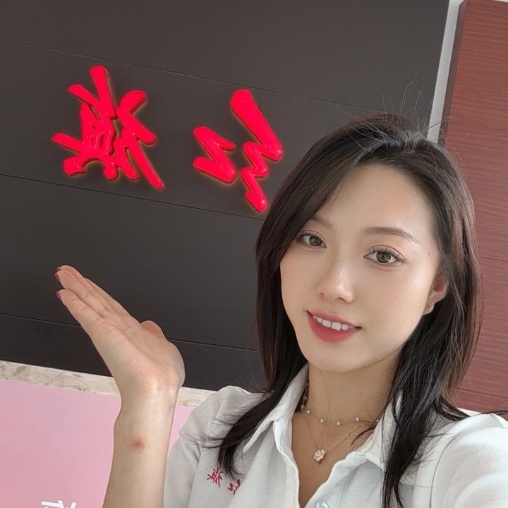 红旗汽车鉴赏官-小萌