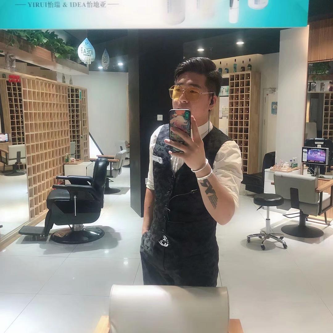 格尔木专注烫发天花板-马克