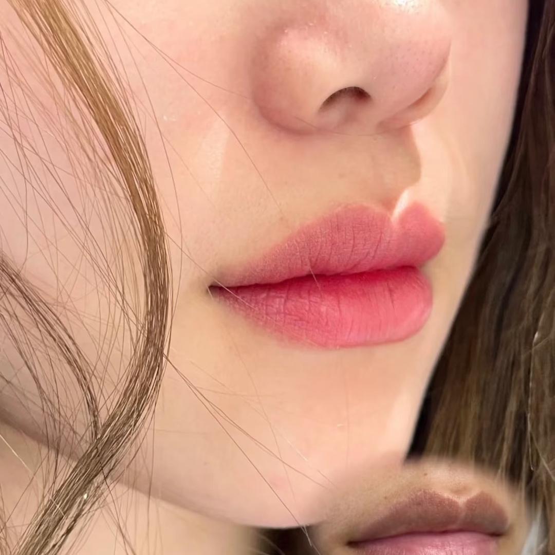 粉唇莎莎