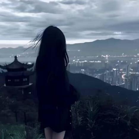 小萍.