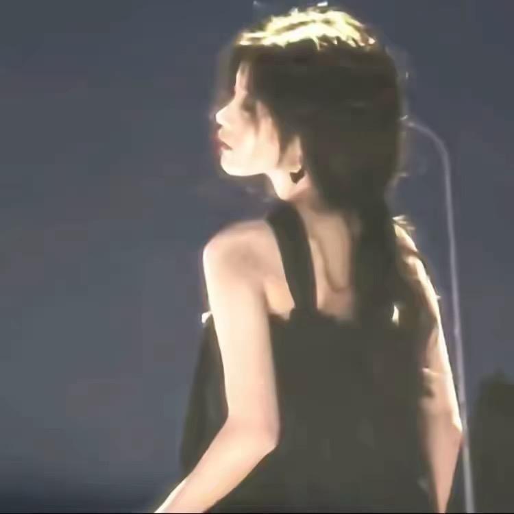 是芳宝吖🎀