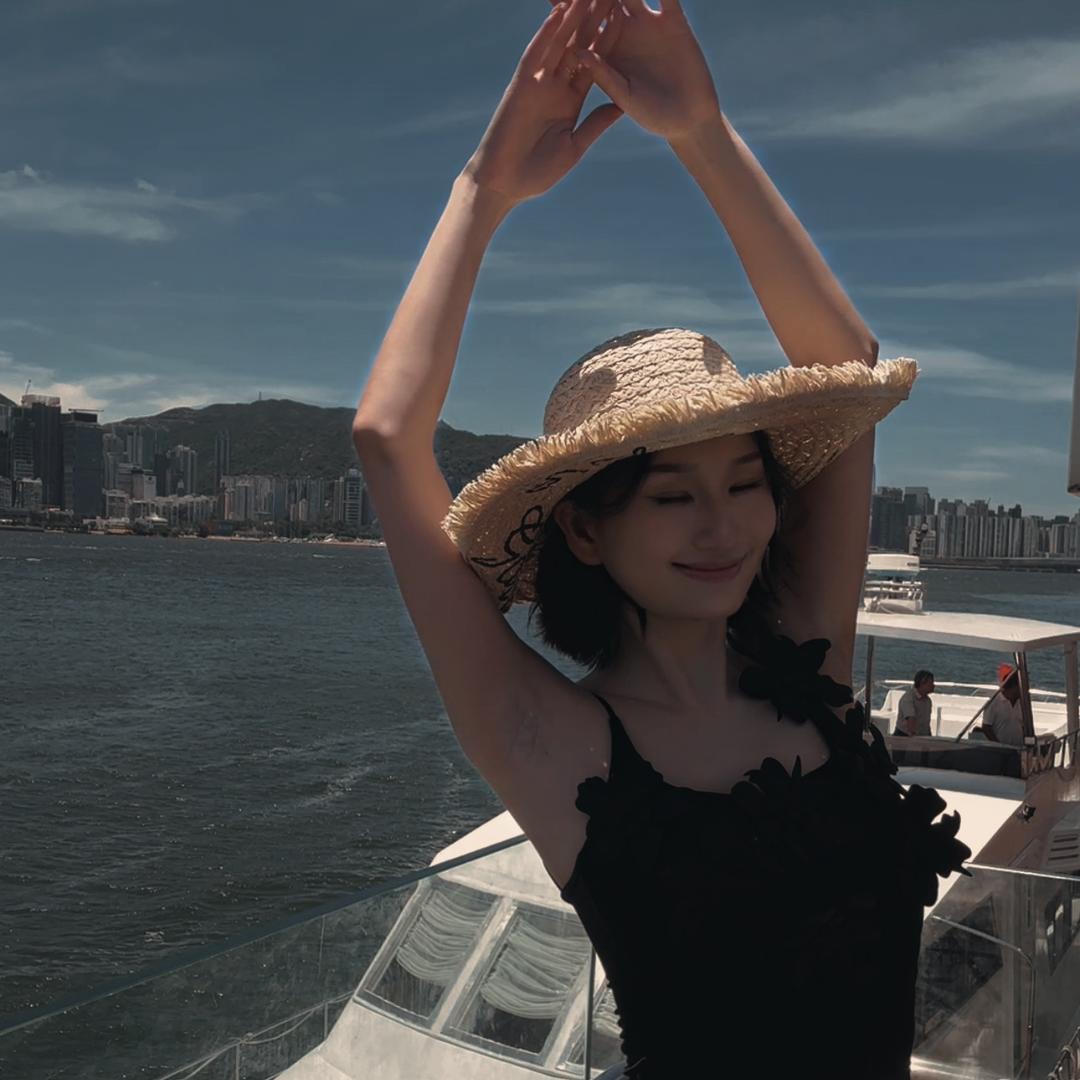 Lia女装