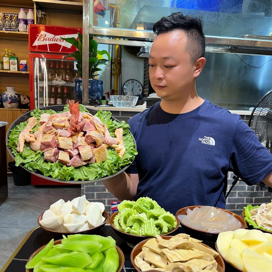 做柴火鸡的培二哥（瓦屋山店）
